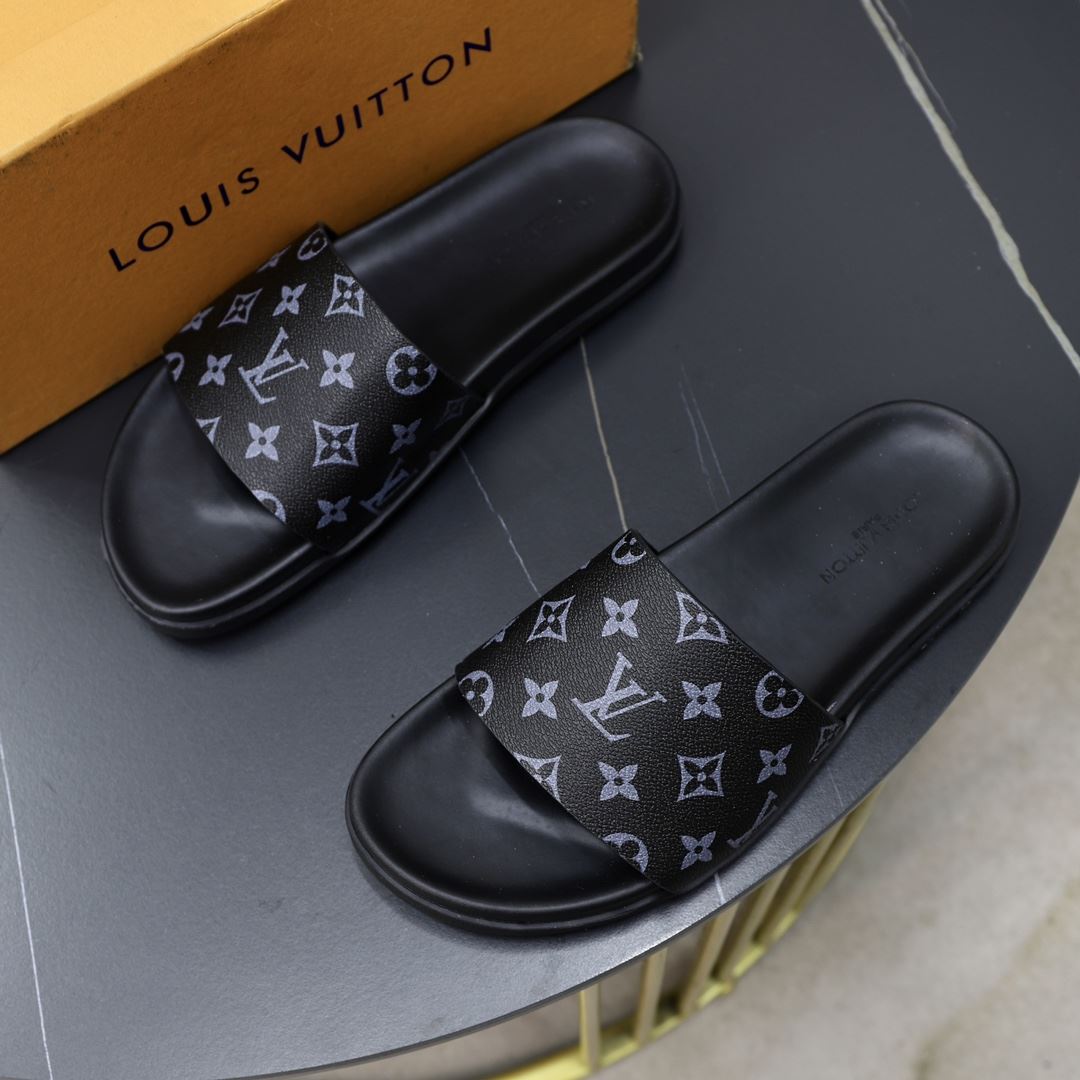 Louis Vuitton Slippers